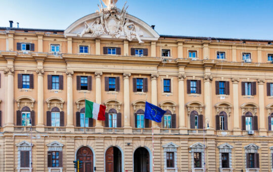 Trade Republic, Crypto.com Register as Cryptocurrency Operators in Italy