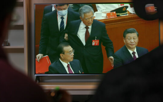 257 Economists Say Global Recession Is Near, US Trade Restrictions Against China Could Stir Taiwan Invasion