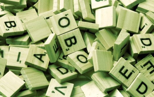 Sam Bankman-Fried Says He's 'Improvising' His Cryptic One-Letter Tweets