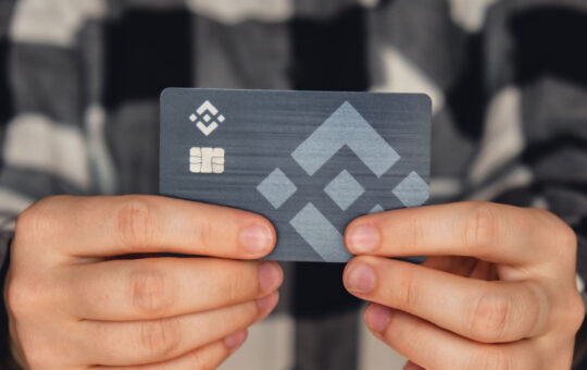 binance card brazil