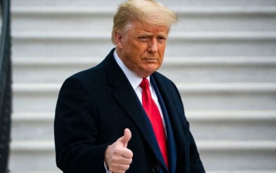 Bitcoin jumps 8% after Trump announces 90-day tariff pause for all countries but China