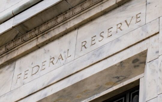 Fed Chair Signals Looser Crypto Oversight as Digital Assets Go Mainstream Fast