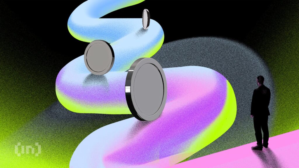 Should Investors Buy Low-Cap Altcoins in Q3 2025? Analysts Weigh In