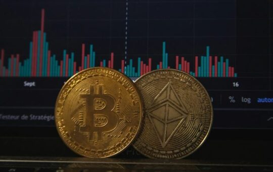 Bitcoin ETF sees $552.7M inflow and Ethereum ETF sees $113.1M inflow on Sept. 11